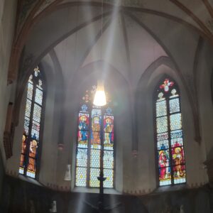 Blick in Richtung Chorfenster der Klosterkirche Marienthal.