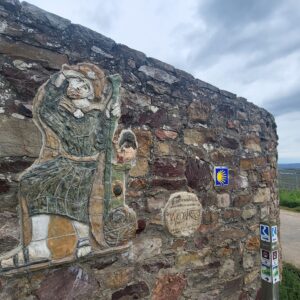 Ein deutscher Jakobsweg passiert wie Kloster- und Rheinsteig die Abtei St. Hildegard.