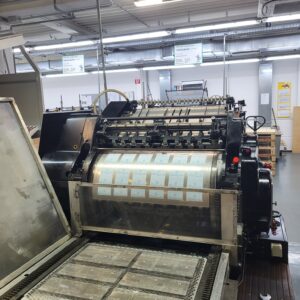 Alte Heidelberg-Druckmaschinen wurden für die Weiterverarbeitung und Veredelung der gedruckten Etiketten umgebaut. Sie arbeiten bis heute hochpräzise.