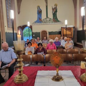Die Spätschicht der Kolpingfamilie Kiedrich und des Malteser Hilfsdienst Kiedrich in der St. Michaelskapelle.