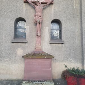 Kreuz an der St. Elisabethenkirche in Bad Schwalbach.